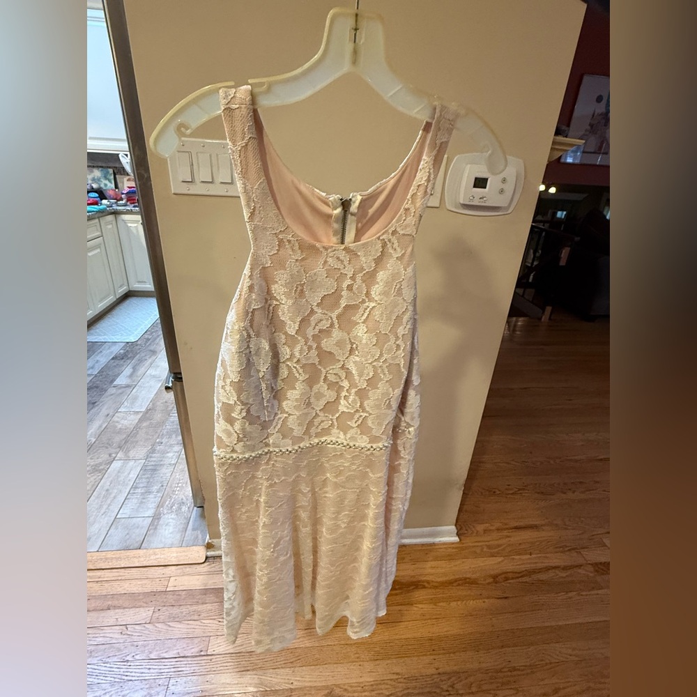 City Triangles Champagne Lace Dress – Size 20 – Never Worn